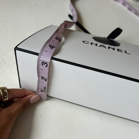 Chanel Paper Bag Duo - Authentic Packaging with Classic Ribbon Closure - Picture 6 of 8